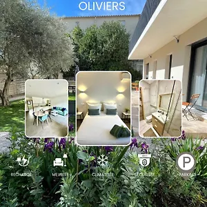 https://residence-des-oliviers.fr-provencehotel.com