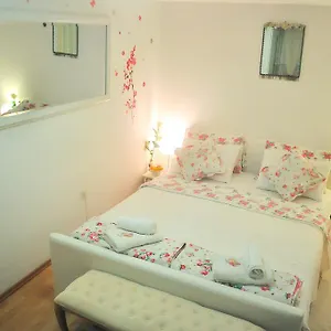 https://apartment-premsai.in-istria.net